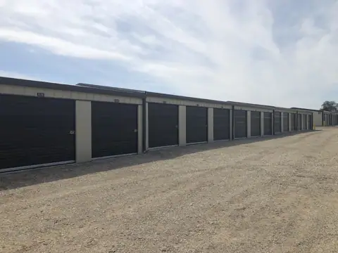 C and E Storage photo 2
