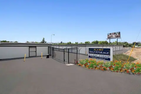 Alamo Self Storage in Ramona, CA