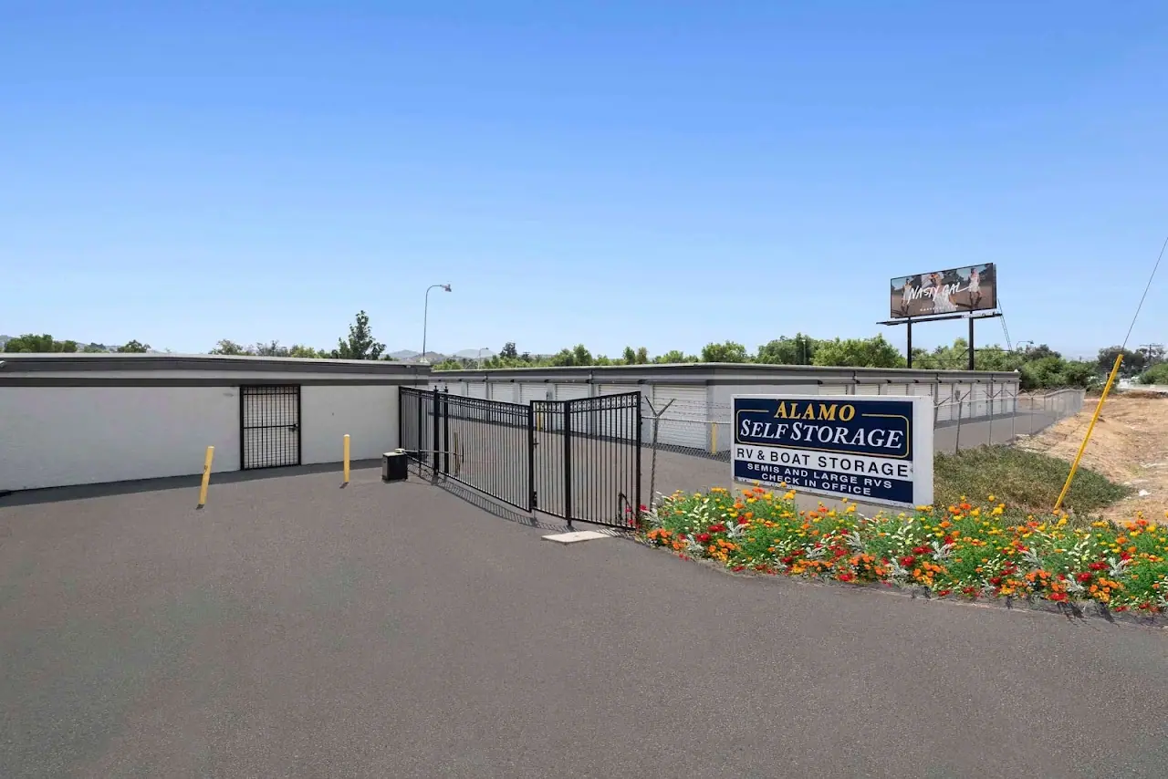 Alamo Self Storage, RV storage in Ramona