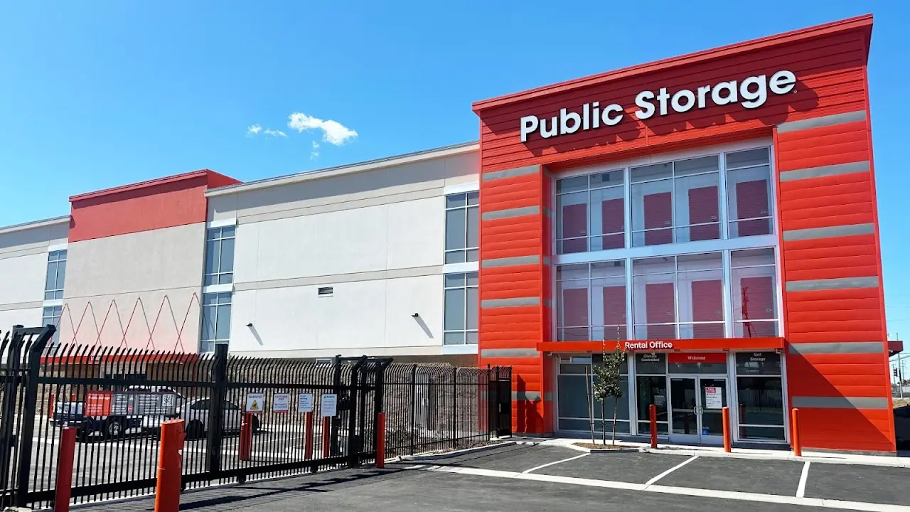 Public Storage, RV storage in Santa Fe Springs