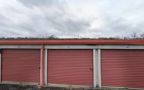 Units Self Storage photo 2