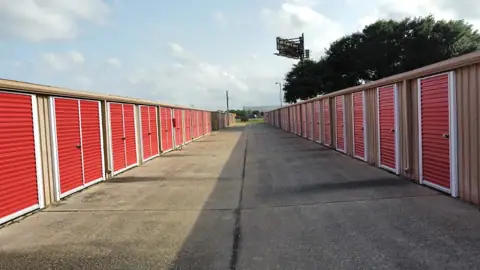 Broussard Self Storage photo 3