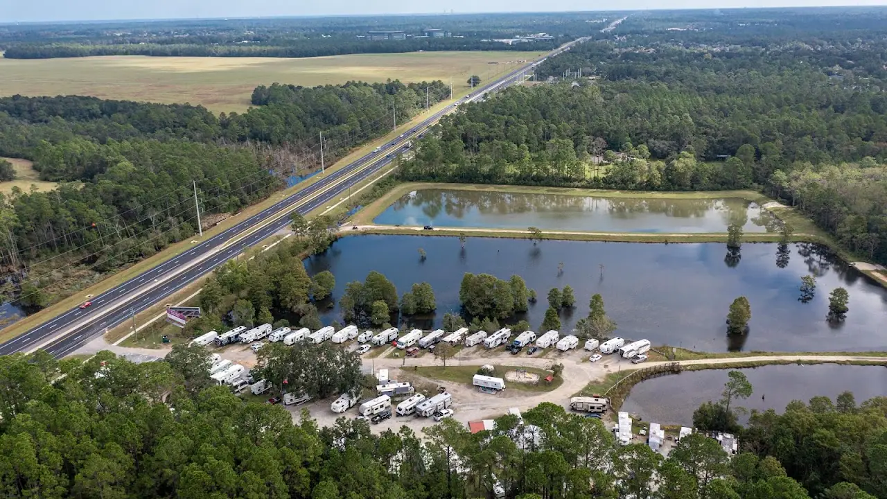 Leisure Lakes RV Resort, Pensacola Florida, RV storage in Pensacola