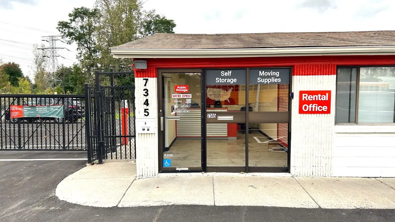 Public Storage, RV storage in Liverpool