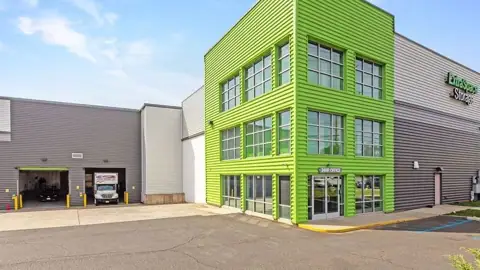 Extra Space Storage in New Brunswick, NJ