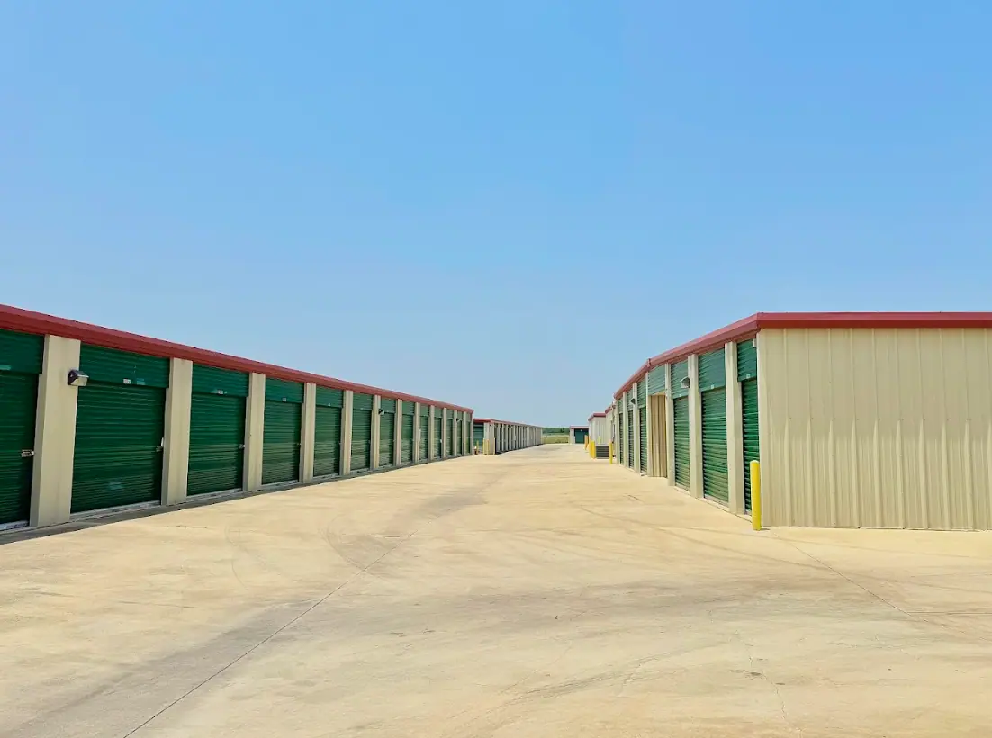 LockSmart Climate Storage, RV storage in Lockhart