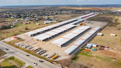 Honey Bee RV Storage in Crowley, TX