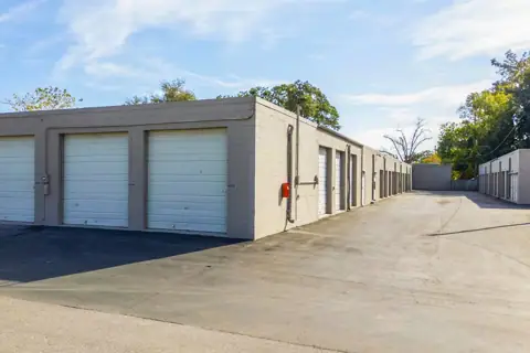 Devon Self Storage Gulfport, Florida in Gulfport, FL