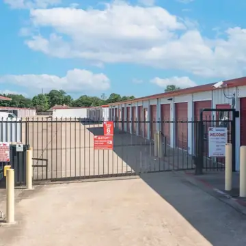 Devon Self Storage Richmond, Texas photo 2
