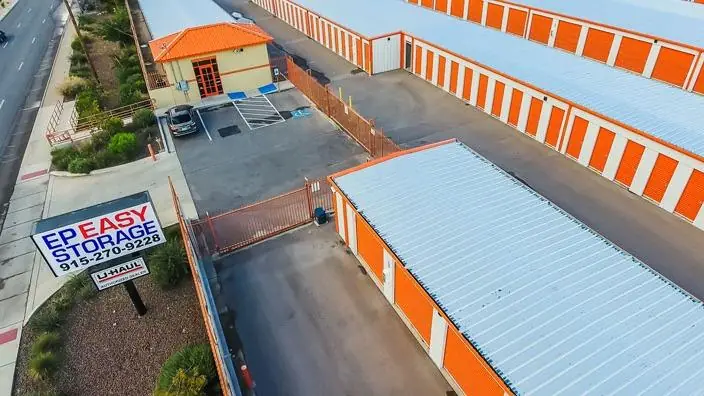 El Paso Storage Units - Dyer, RV storage in El Paso