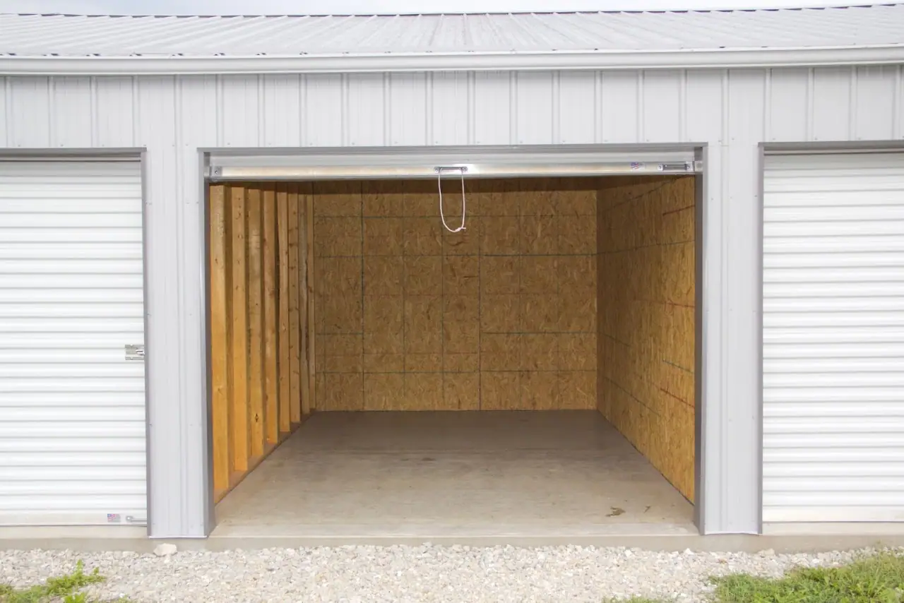Grand Avenue Storage, RV storage in Eldon