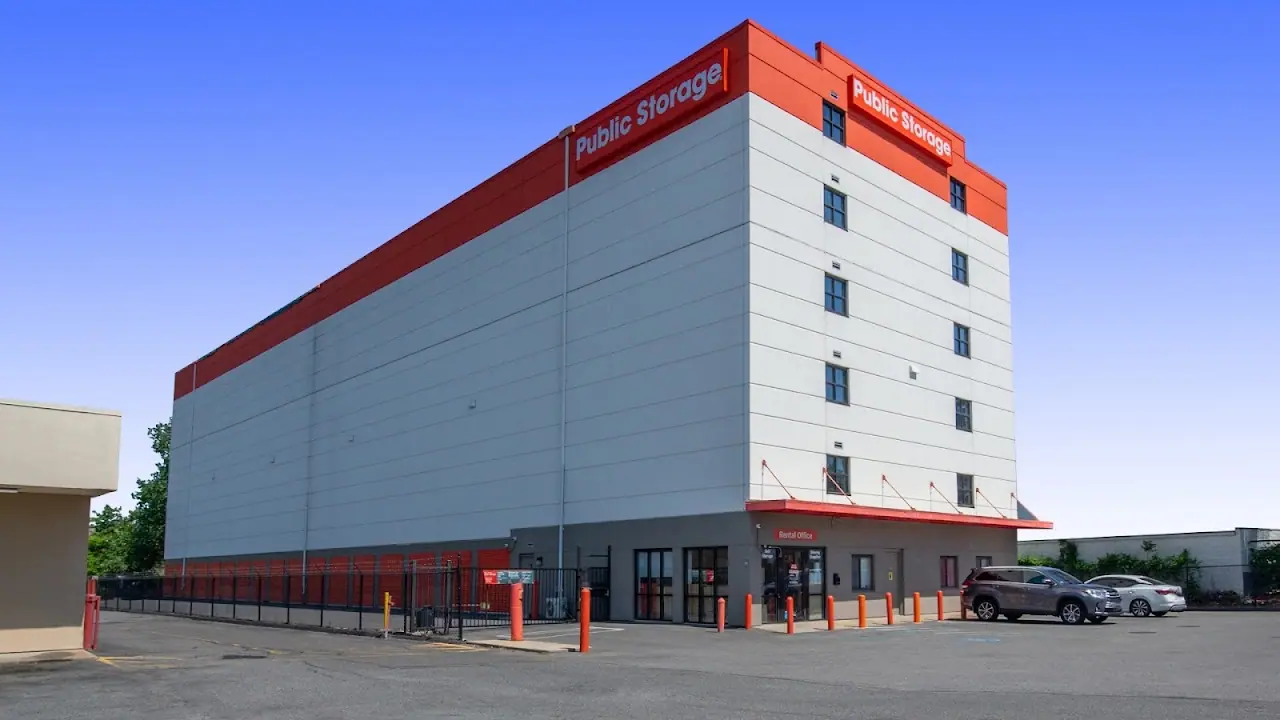 Public Storage, RV storage in Lynn