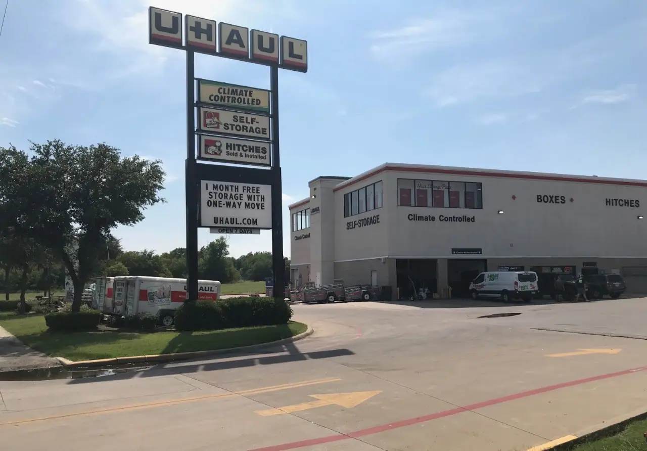 Self-Storage at U-Haul, RV storage in North Richland Hills