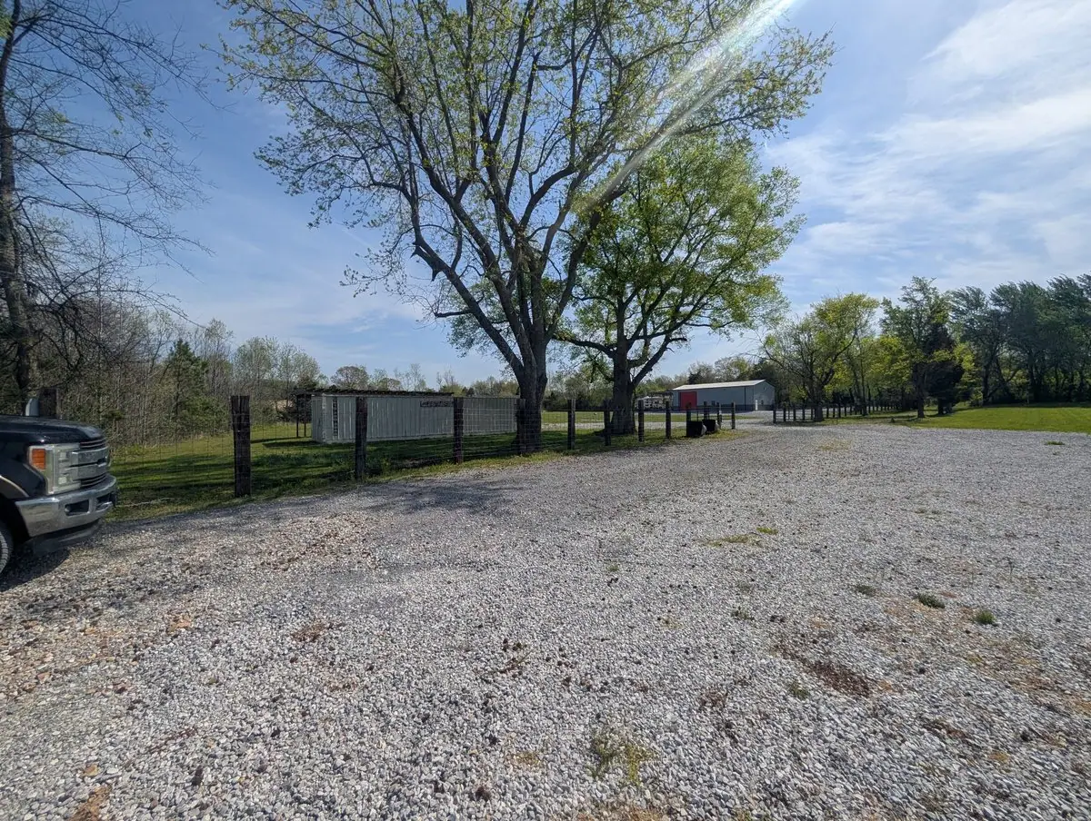 Capps Farm RV & Boat Storage, RV storage in McEwen