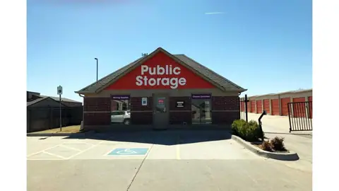 Public Storage photo 2