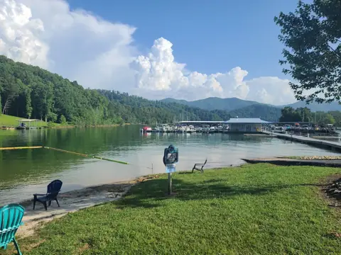 Cove Ridge Marina & Resort photo 2