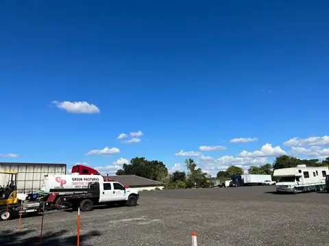 Orlando Trucks Parking Space photo 2