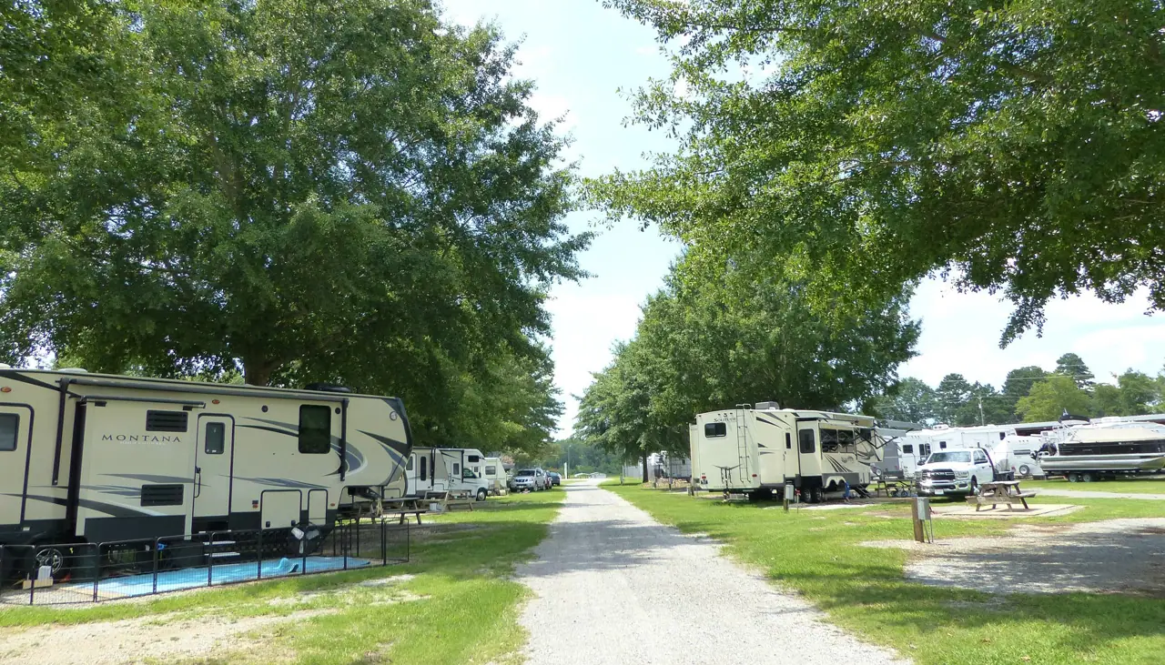 Lakeside Landing RV Park & Marina, RV storage in Cropwell