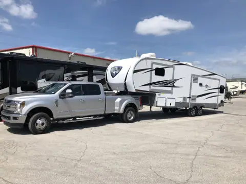 B & B RV & Boat Storage in San Antonio, TX