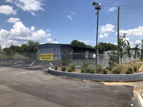 Ashe Street Boat and RV Parking photo 3