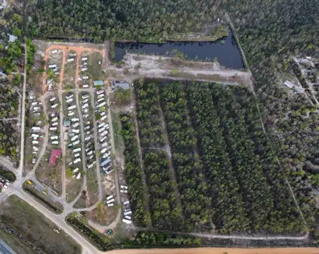 Pine Lake RV Park in Fountain, FL