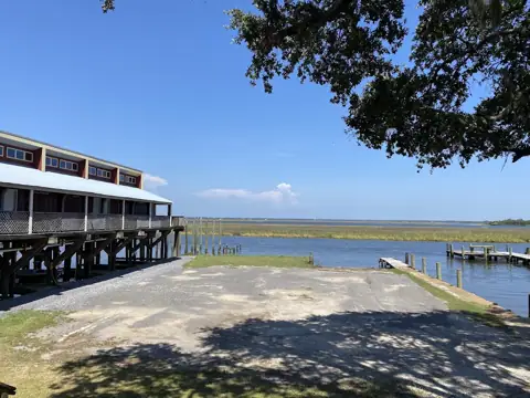 Legend Oaks RV & Fishing Campground in Gautier, MS