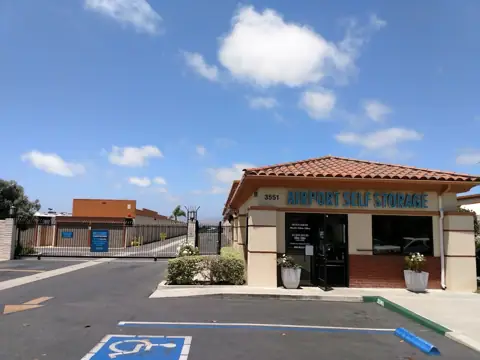 Airport Self Storage in Oxnard, CA