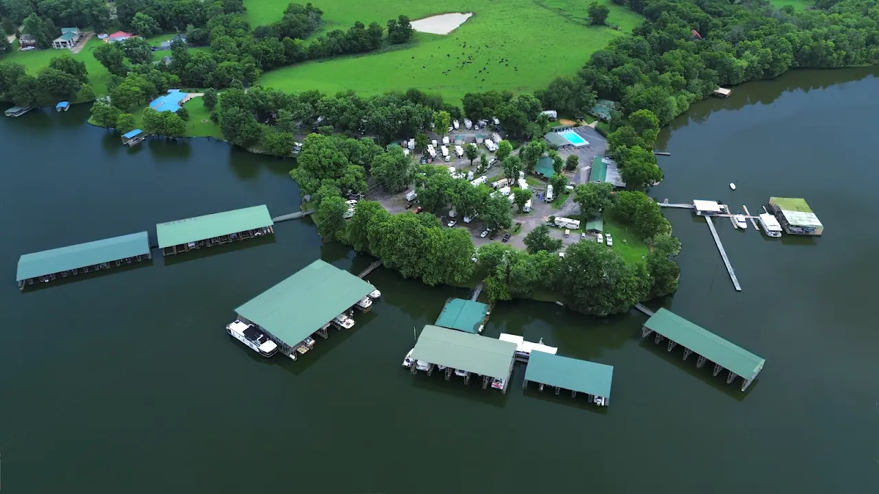 Shady Cove RV Resort & Marina - A Madison Marinas Property, RV storage in Castalian Springs