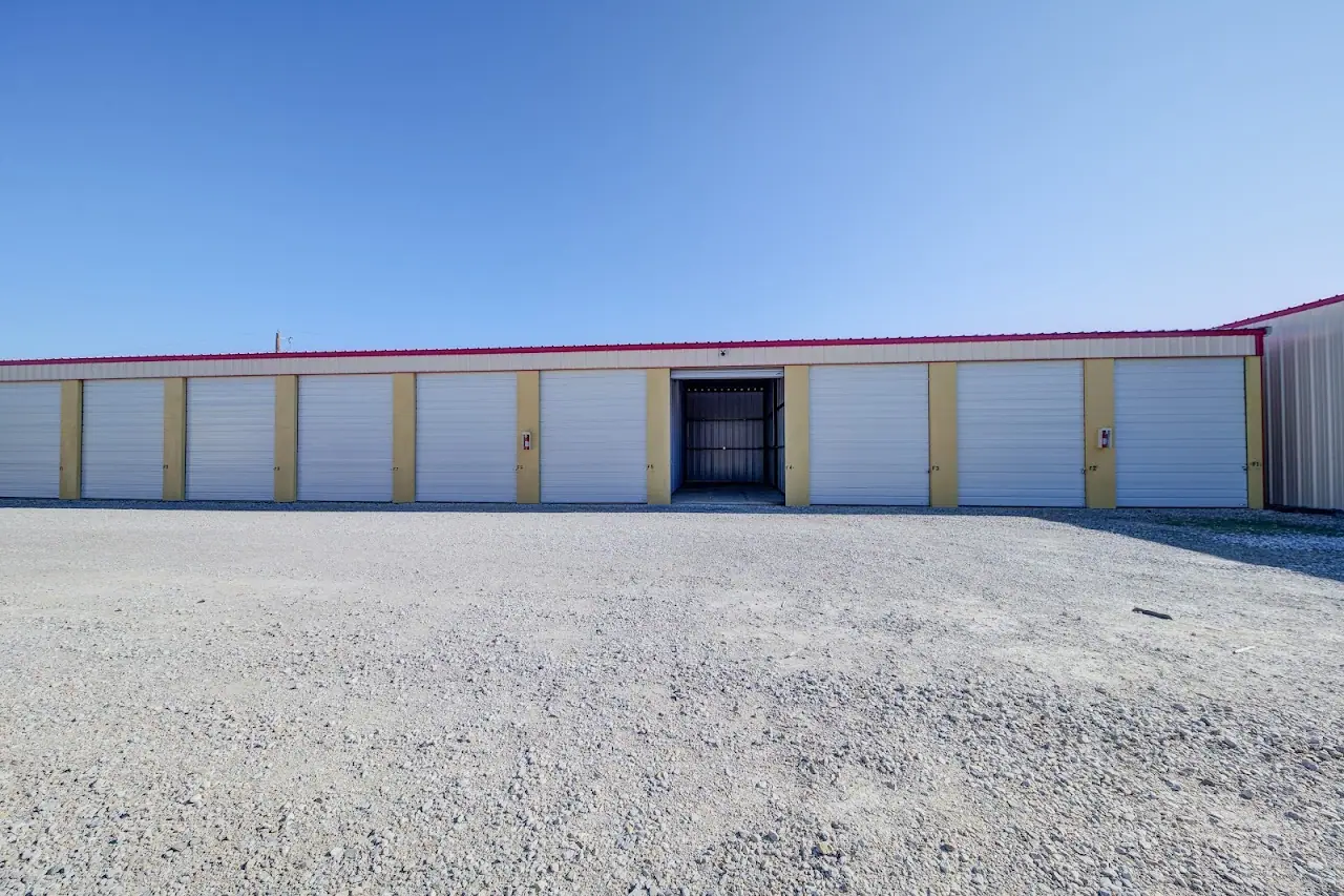 Fish 'N Hook Boat & RV Storage, RV storage in Sanger