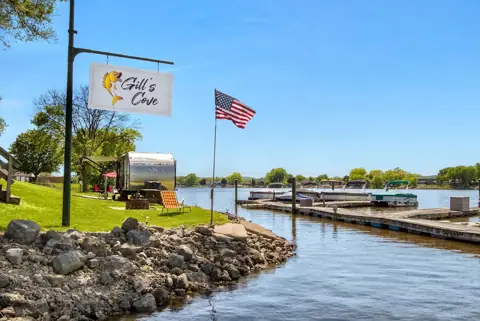 Gill's Cove in La Crosse, WI