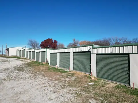 Lone Oak RV Park and Storage photo 2
