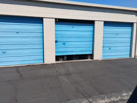 Devon Self Storage Sacramento, California photo 2