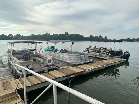 Lakeshore Bliss Resort in Afton, OK