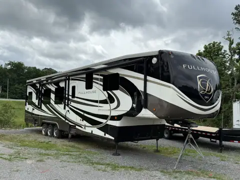615 Self Storage Boat and RV Portland TN photo 2