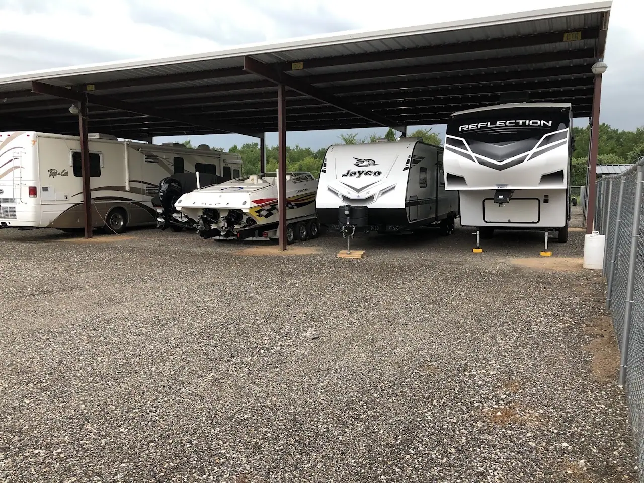 Oasis Storage, RV storage in Malakoff