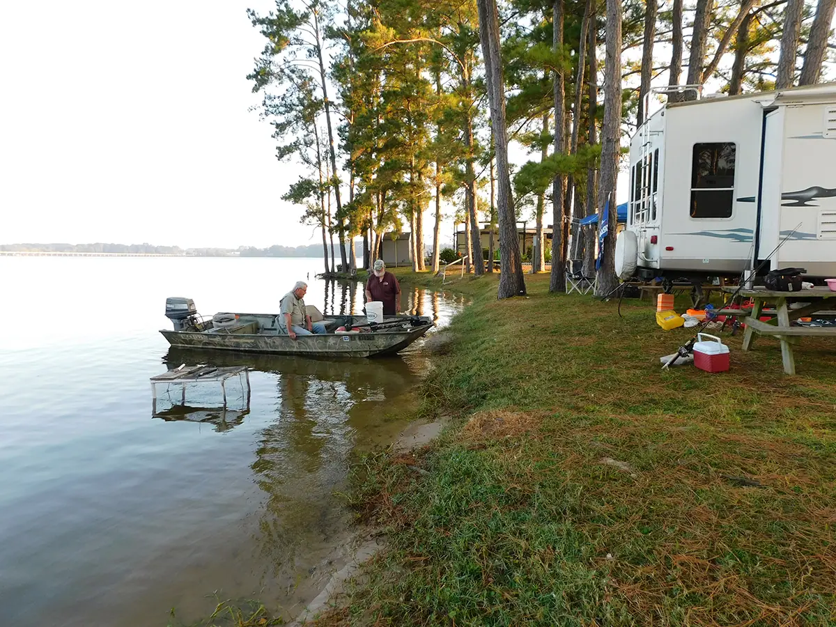 Flat Creek Marina and RV Camping, RV storage in Chandler