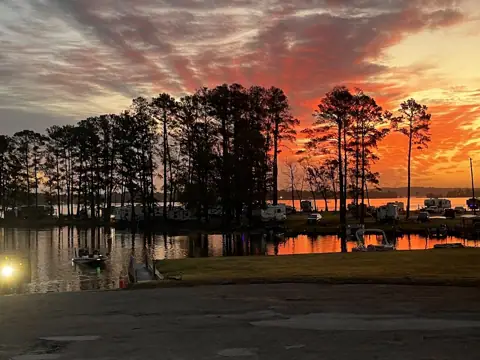 Flat Creek Marina and RV Camping photo 2