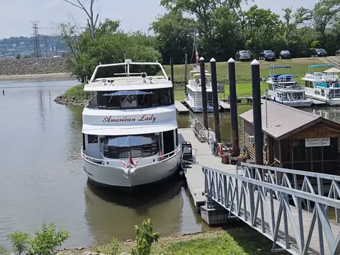 American Marine Dubuque photo 2