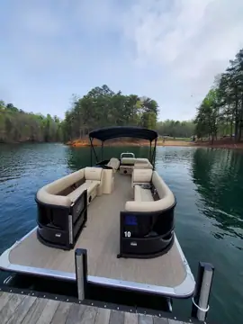 Stars and Stripes Pontoon Rentals, Boat and RV Storage photo 2