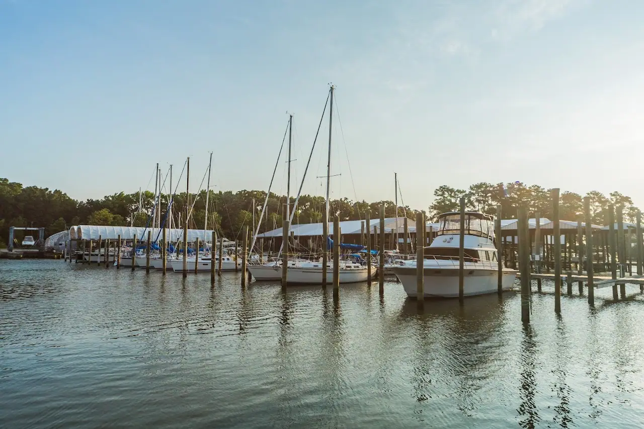 Coles Point Marina and RV Resort, RV storage in Hague