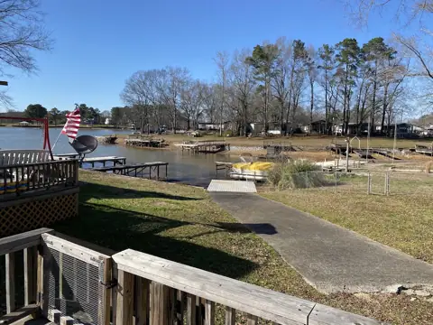 River's Edge Marina photo 2
