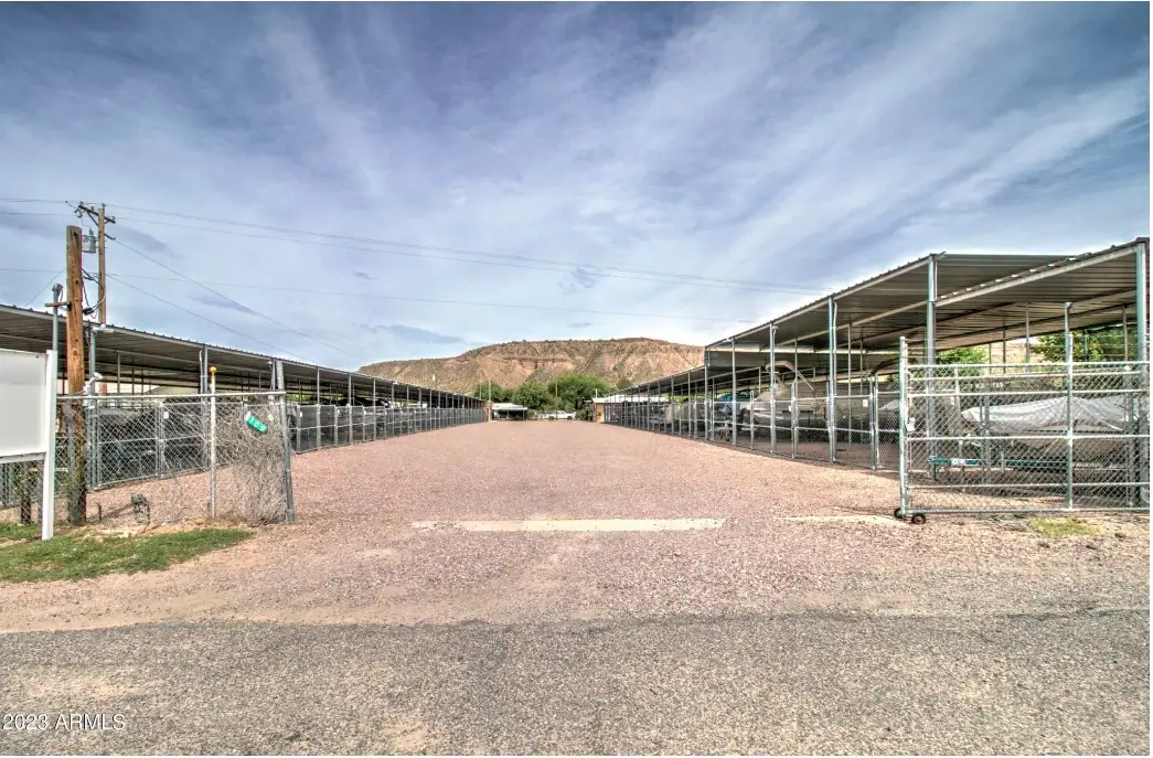 J & M Boat Storage, RV storage in Roosevelt