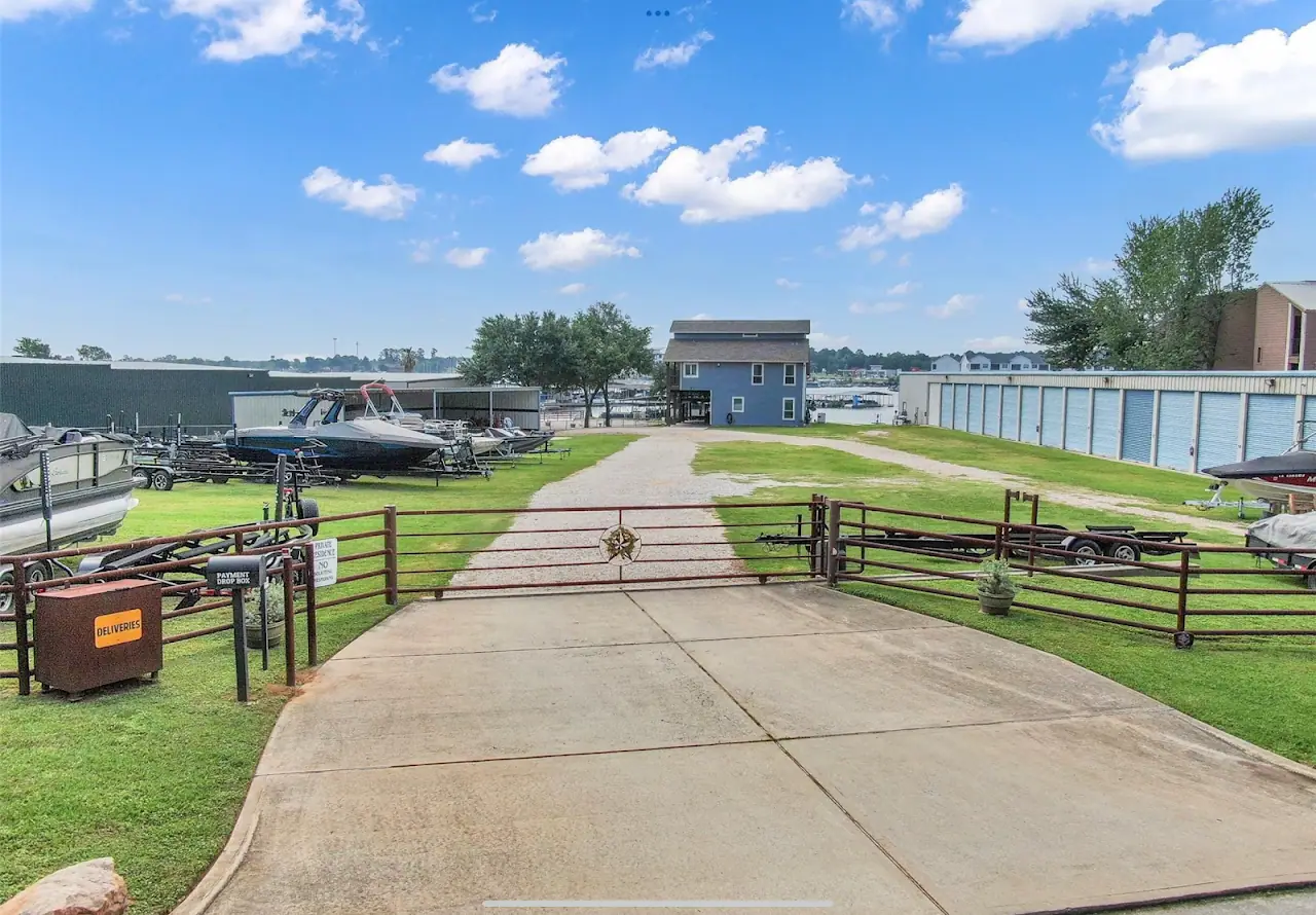 Leisure Shores Boat and RV Storage, RV storage in Montgomery