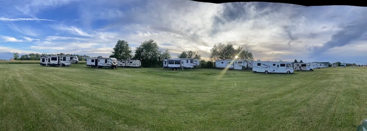 Cloverleaf RV Inc / Southwest Storage llc, RV storage in Schoolcraft