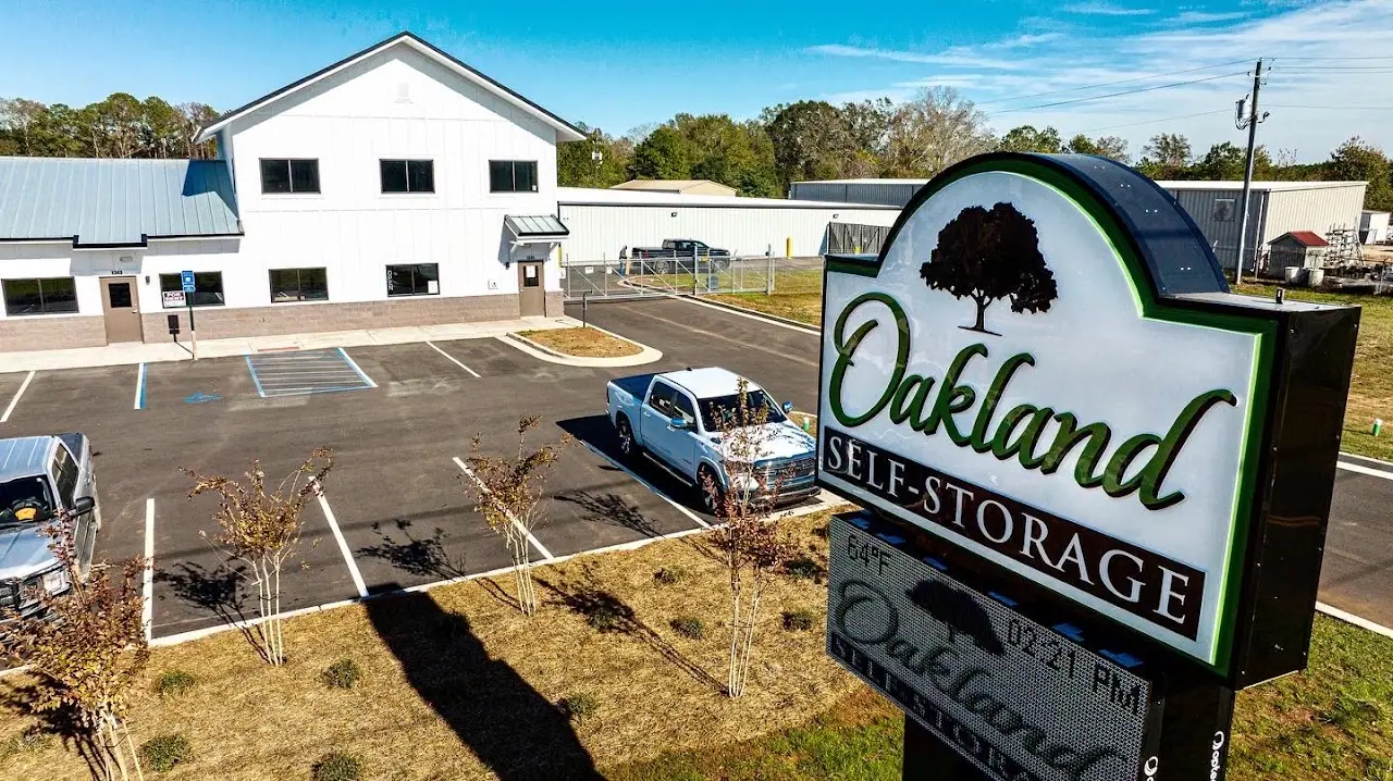 Oakland Self Storage, RV storage in Leesburg