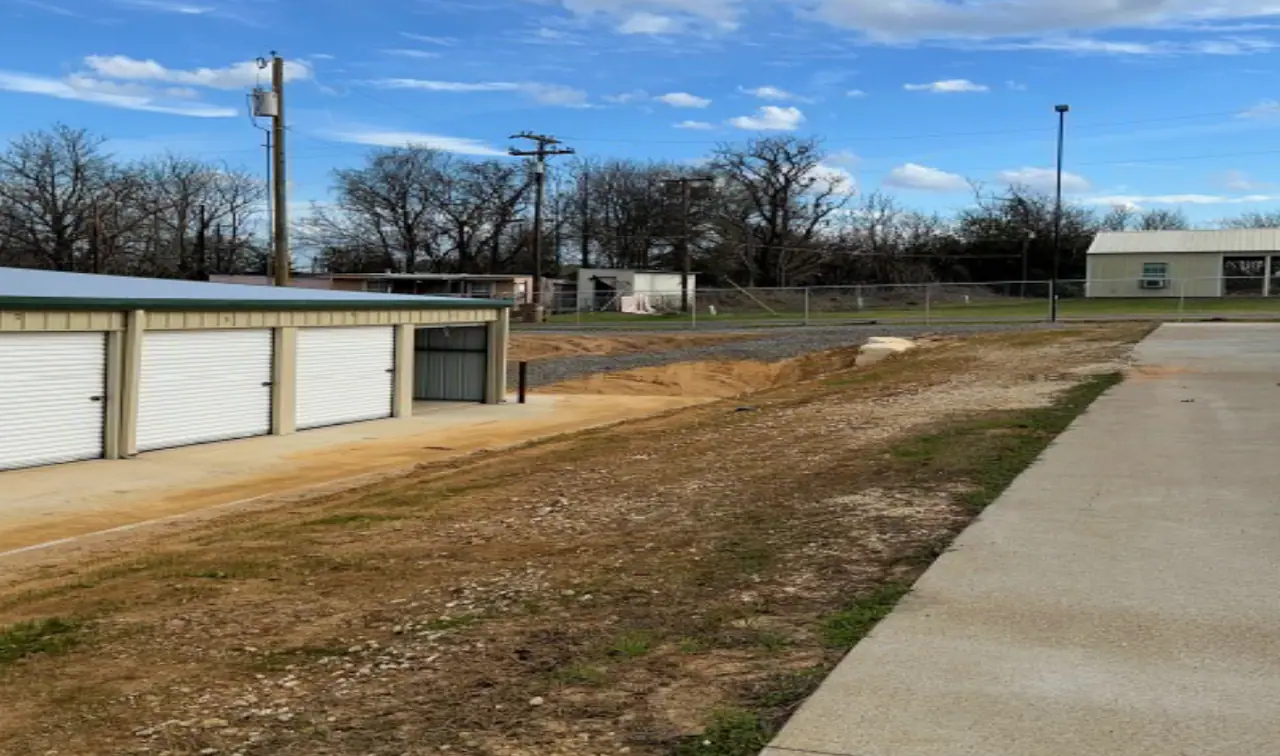 Elkhart Storage Solutions & RV Resort, RV storage in Elkhart