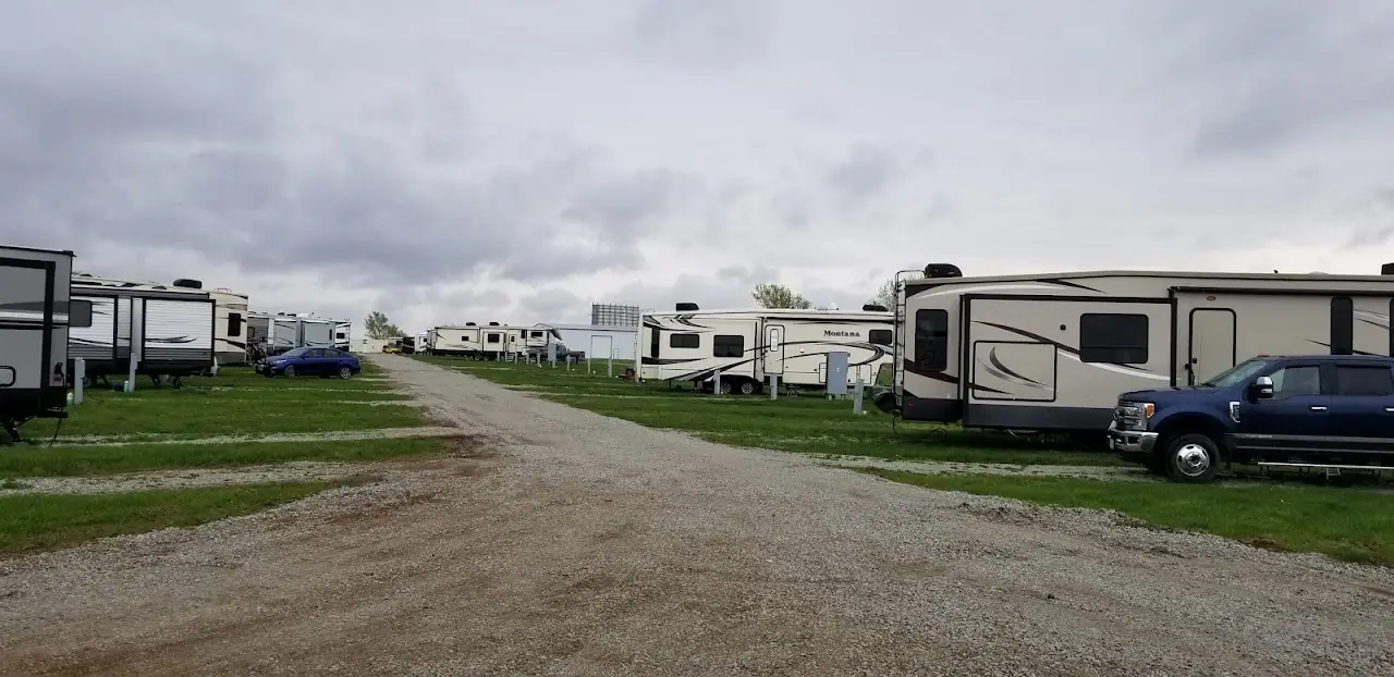 Shelby Country Inn and RV Park, RV storage in Shelby