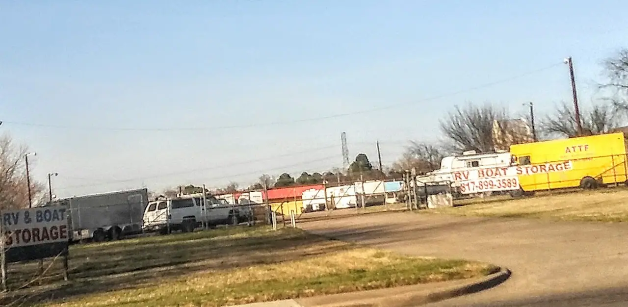 Tutt's RV and Boat Storage, RV storage in Arlington