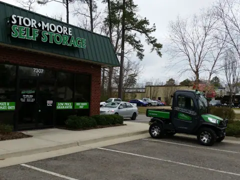 Stor Moore Self Storage LLC in Yorktown, VA