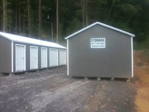 Pac-Ratz Storage/ Boat and RV Parking photo 3